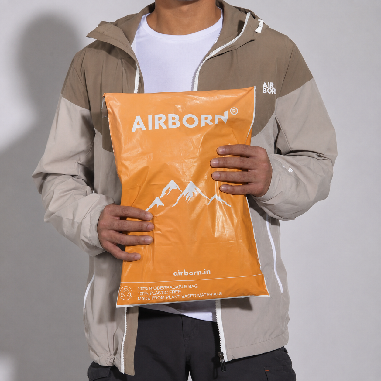 AIRBORN - Lightweight Windcheater - Beige & White